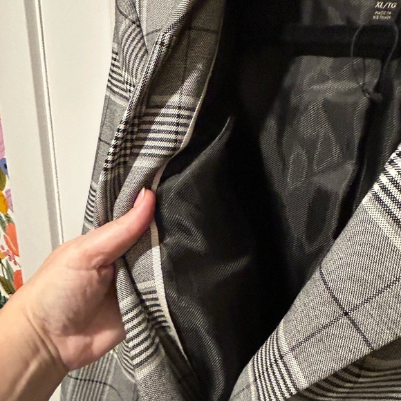 Banana Republic Women’s XL Duster Blazer in Black & White Plaid - Picture 2 of 4